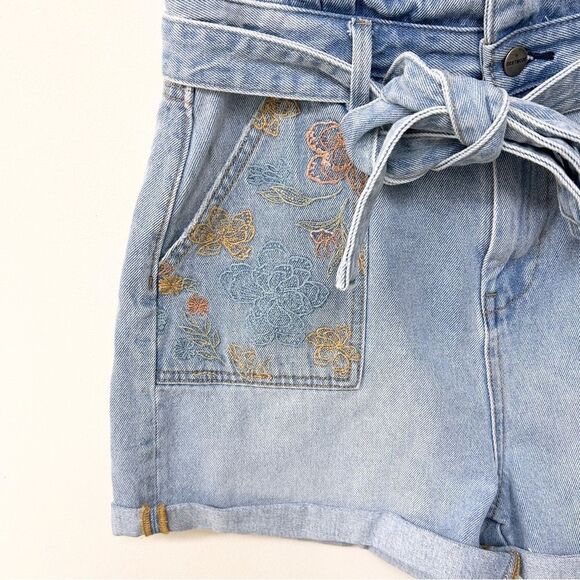 Driftwood Paperbag High Rise embroidered pocket tie waist jean shorts size 30 - Picture 3 of 7